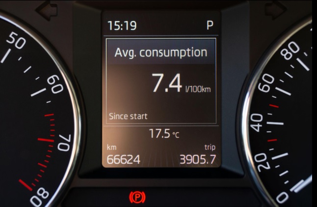 намаляване на разхода на гориво автомобил табло